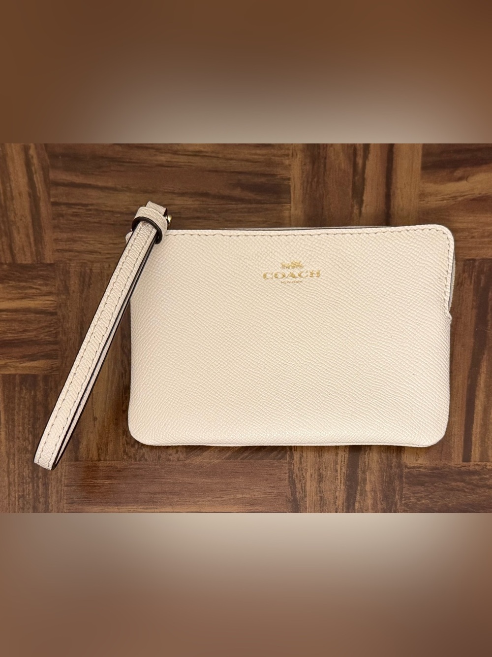 Coach Corner Zip Solid Pebbled Leather Wristlet Chalk/Gold